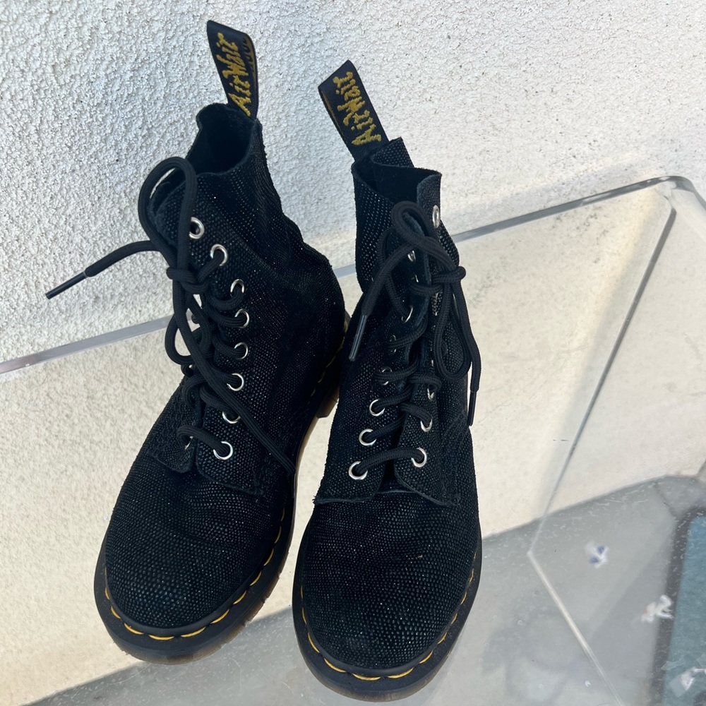 Dr Martens 1460 Women’s chunky GLITTER Lace up boots size 5 like new